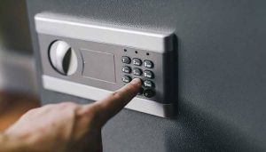 چگونه گاوصندوق را بدون کلید باز کنیم ؟