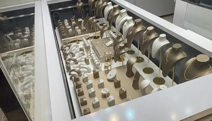 مقایسه گاوصندوق آسانسوری پیچی و زنجیری